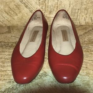 Red Naturalizer flats